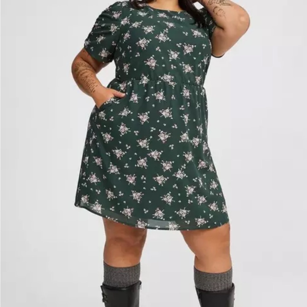Torrid Mini Midi Green Floral Dress, Crew Neck, Open Back